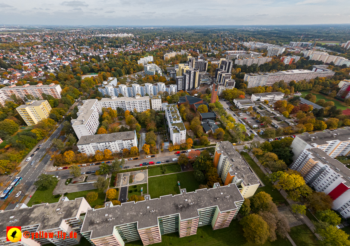 13.10.2022 - Marx-Zenrtum am Karl-Marx-Ring in Neuperlach